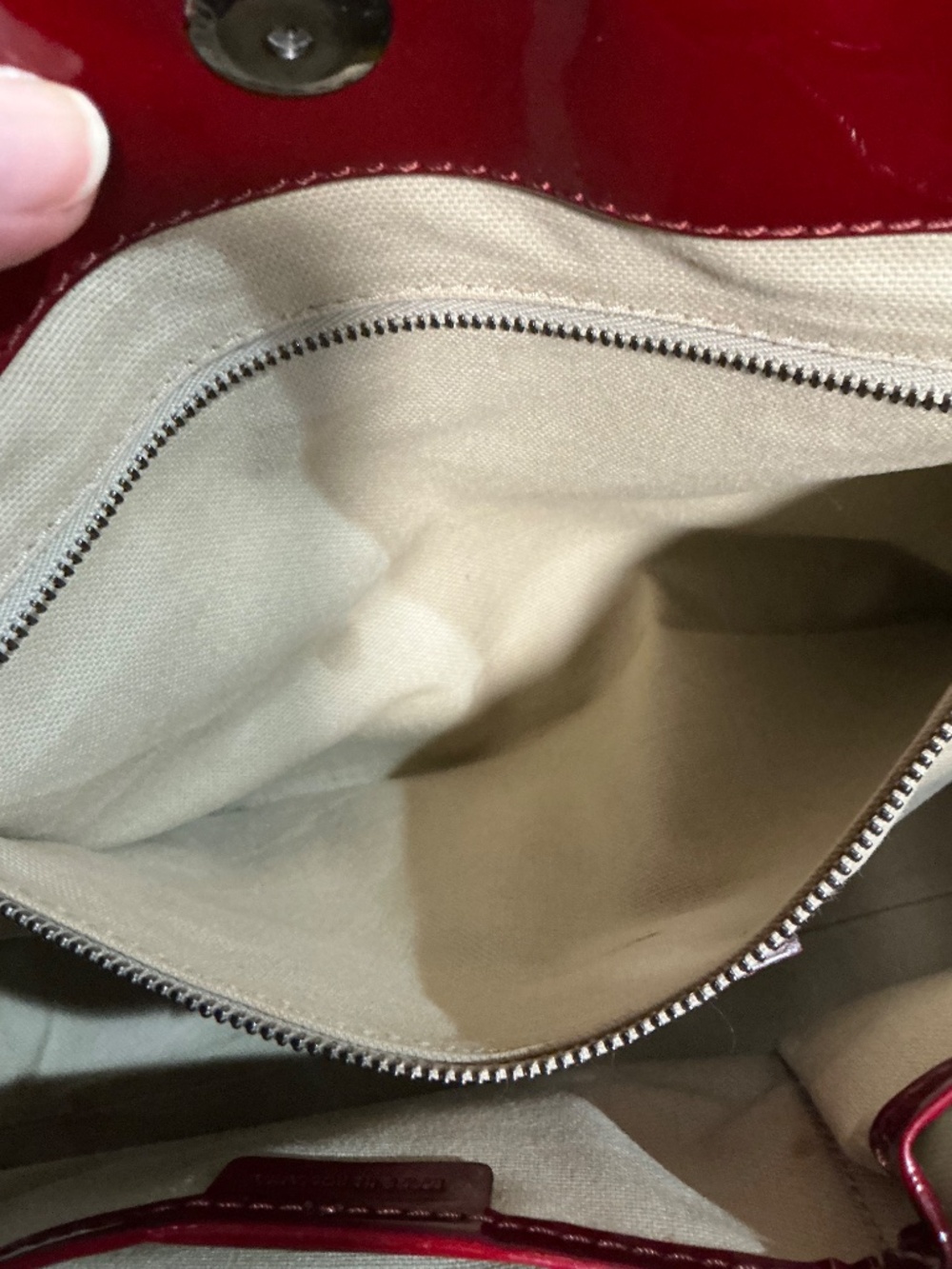 Burberry Ltd Edition Patent Painted Heart Supernova Coated Canvas Nickie Tote - Picture 9 of 10